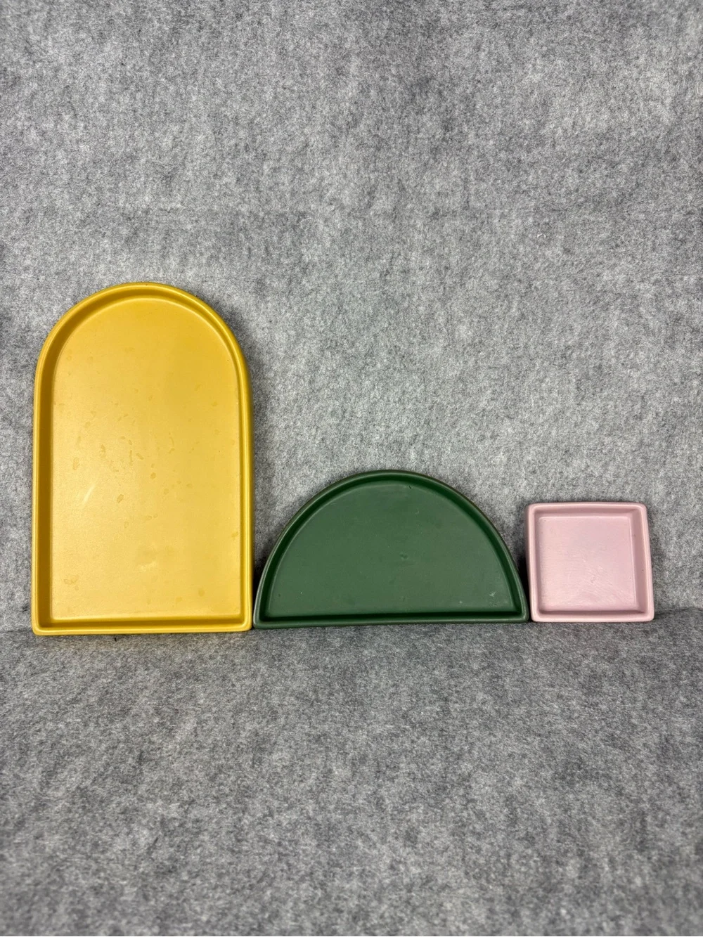 Lizzie Saucer Lizzy Set 3pc Colorful Nesting Trays